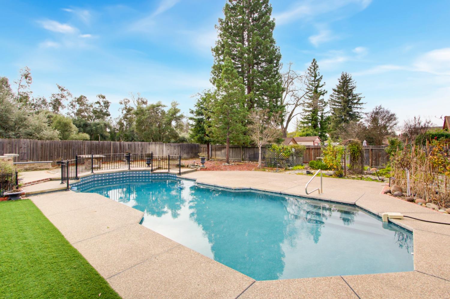 1036 Kensington Drive