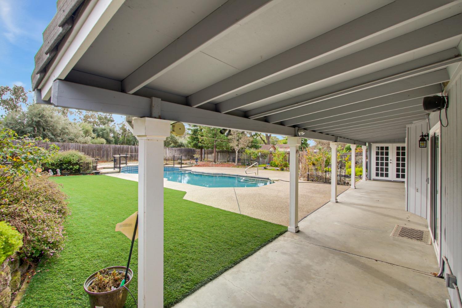 1036 Kensington Drive