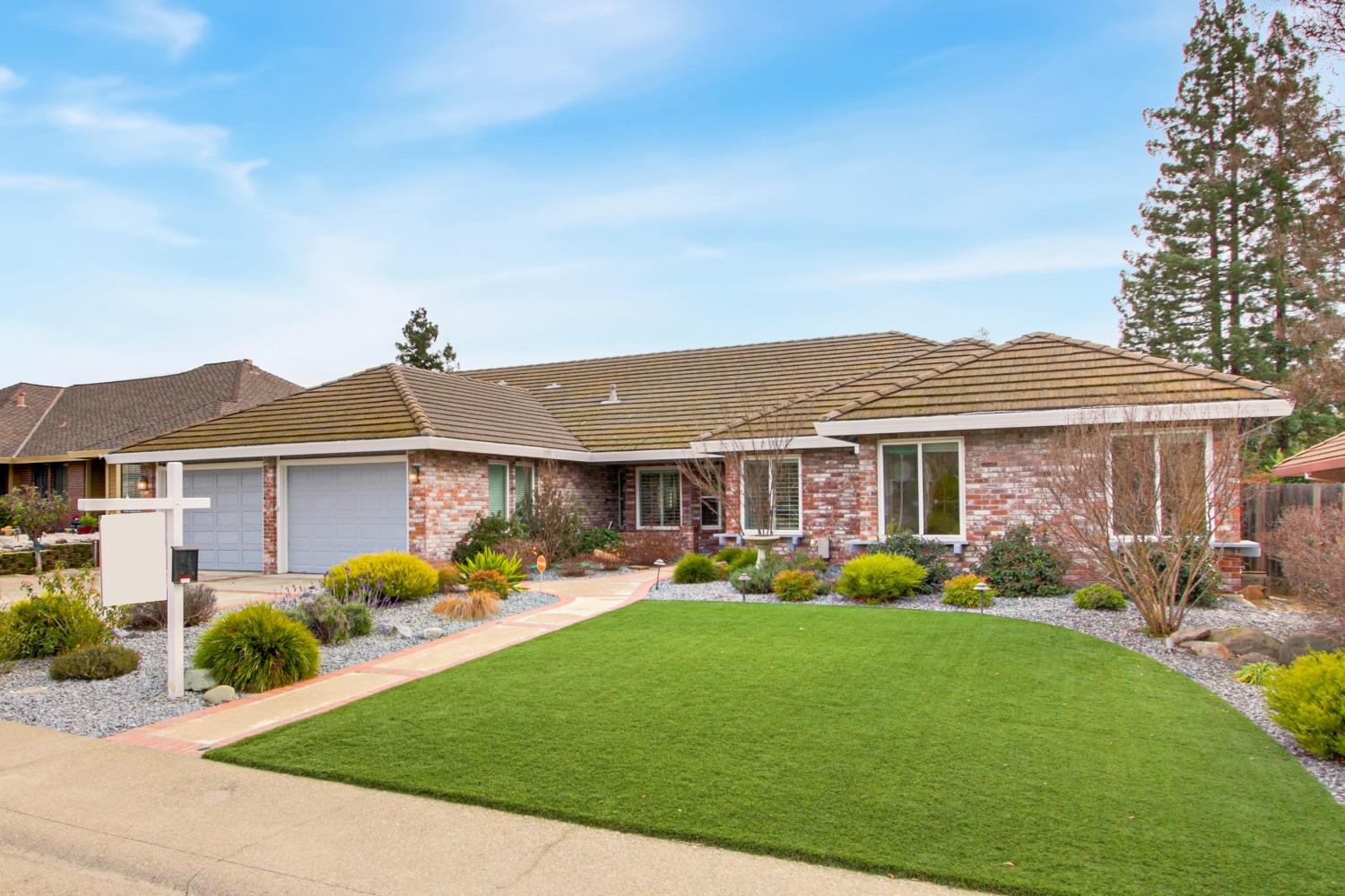 1036 Kensington Drive