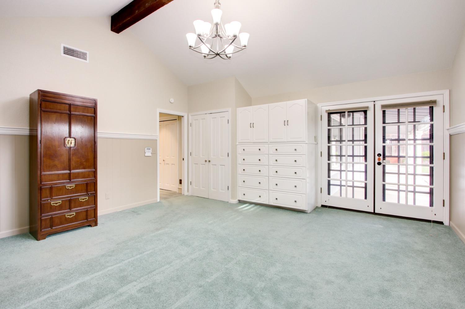 1036 Kensington Drive