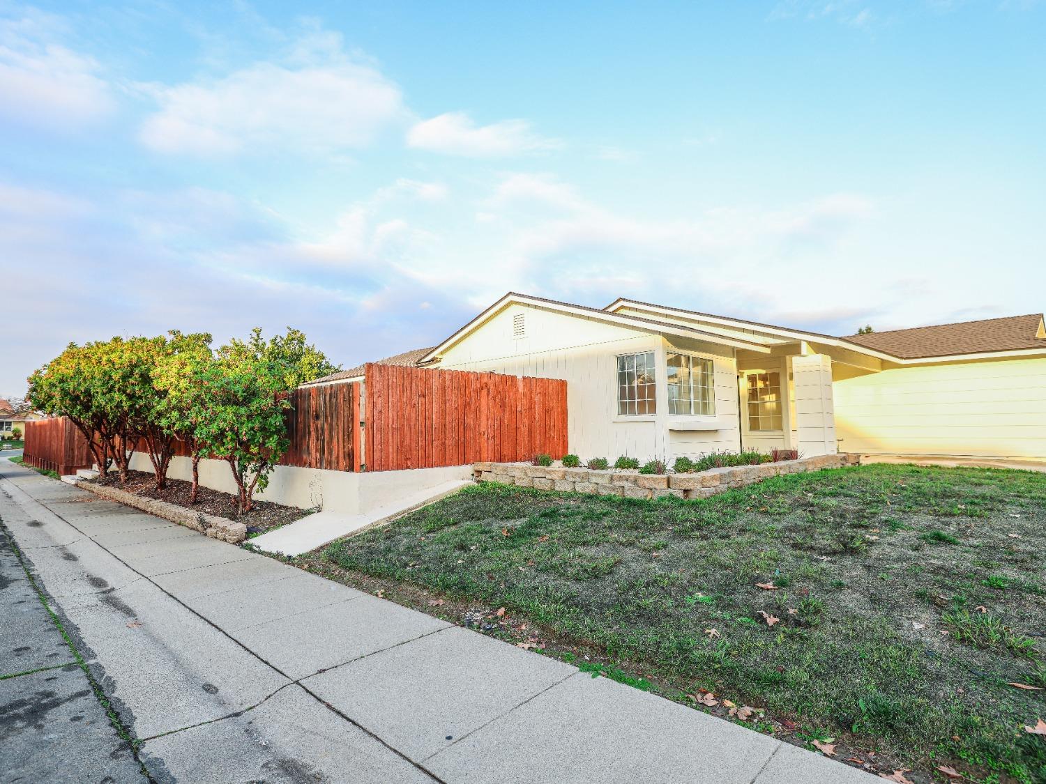 3901 Sequoia Way