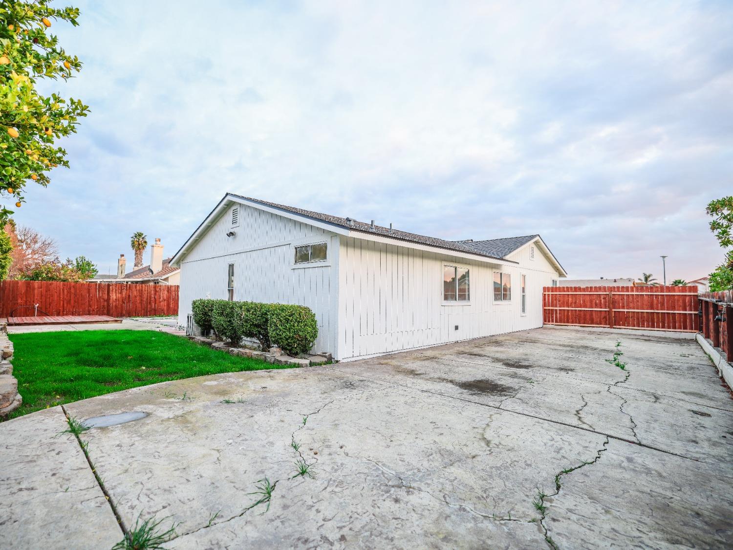 3901 Sequoia Way