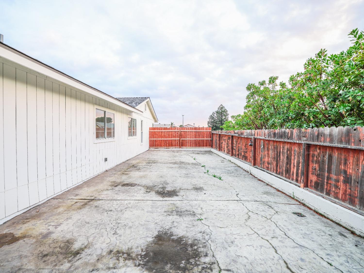 3901 Sequoia Way