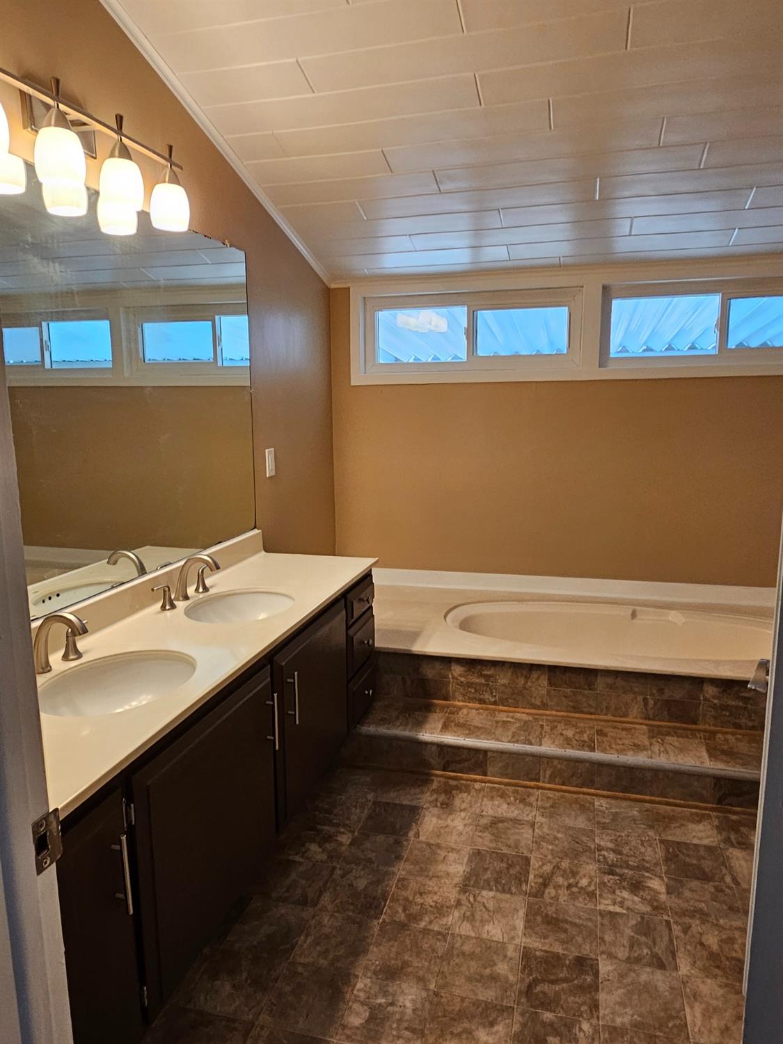 6608 Grosse Point Court