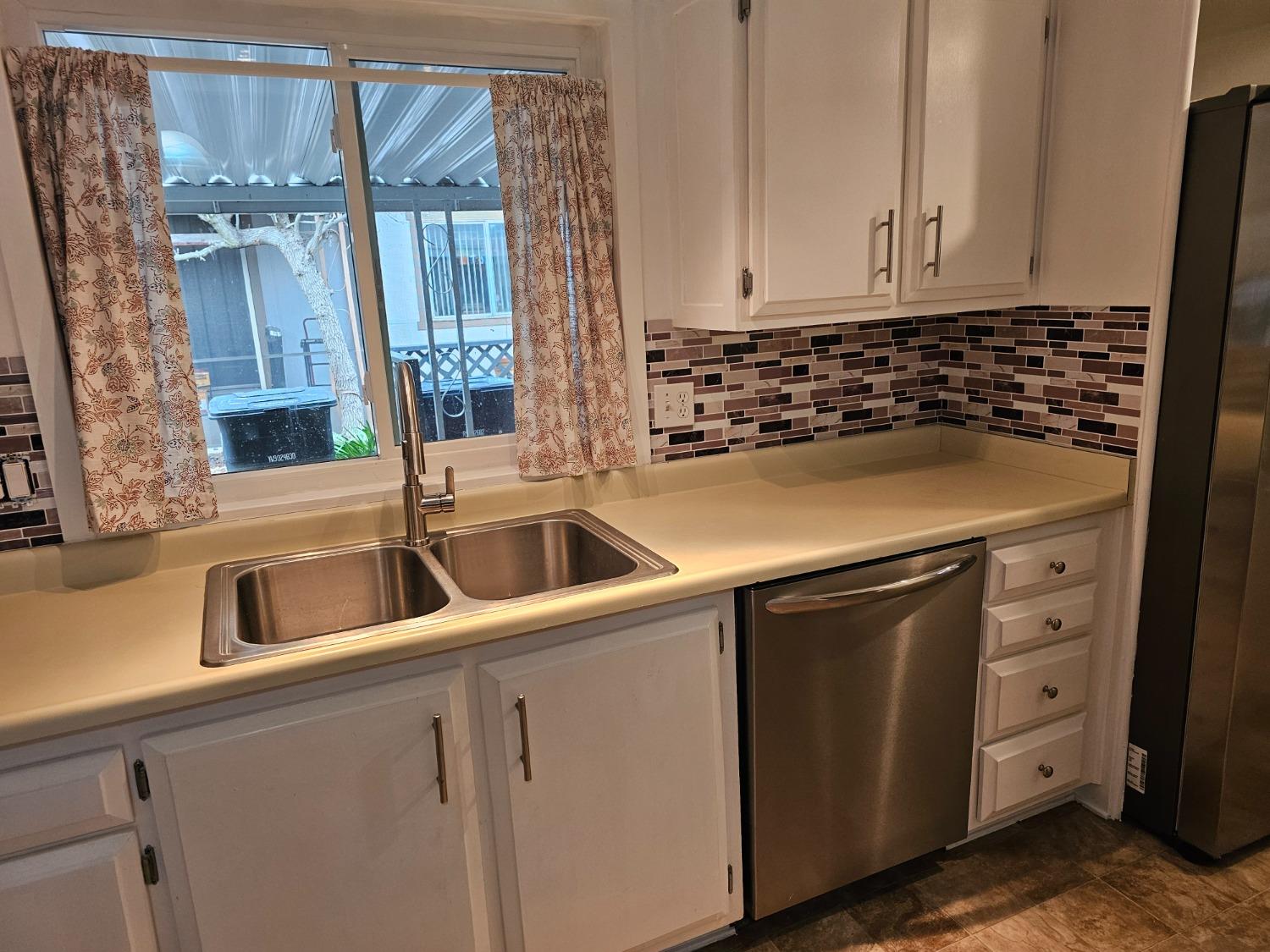 6608 Grosse Point Court