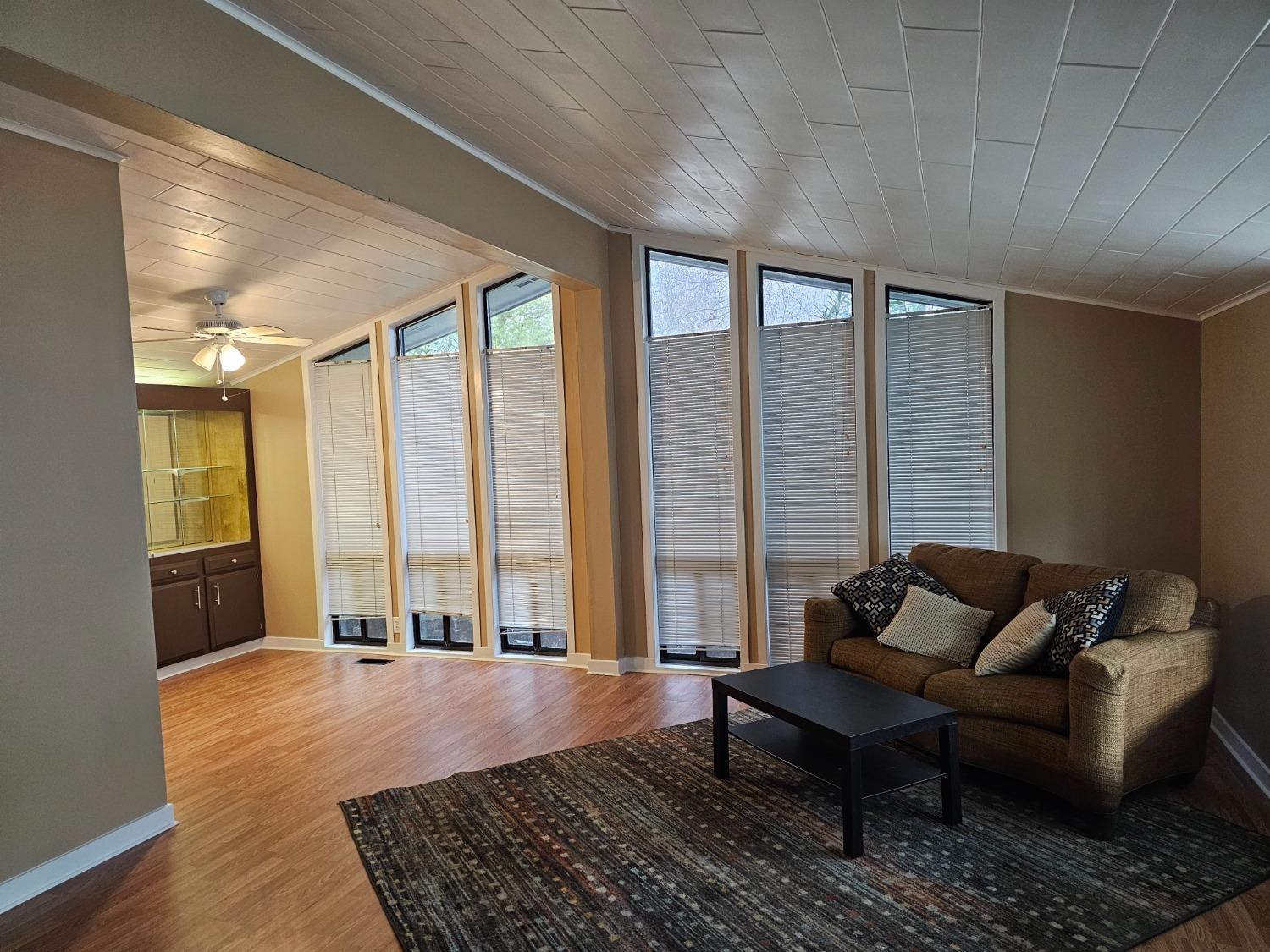 6608 Grosse Point Court