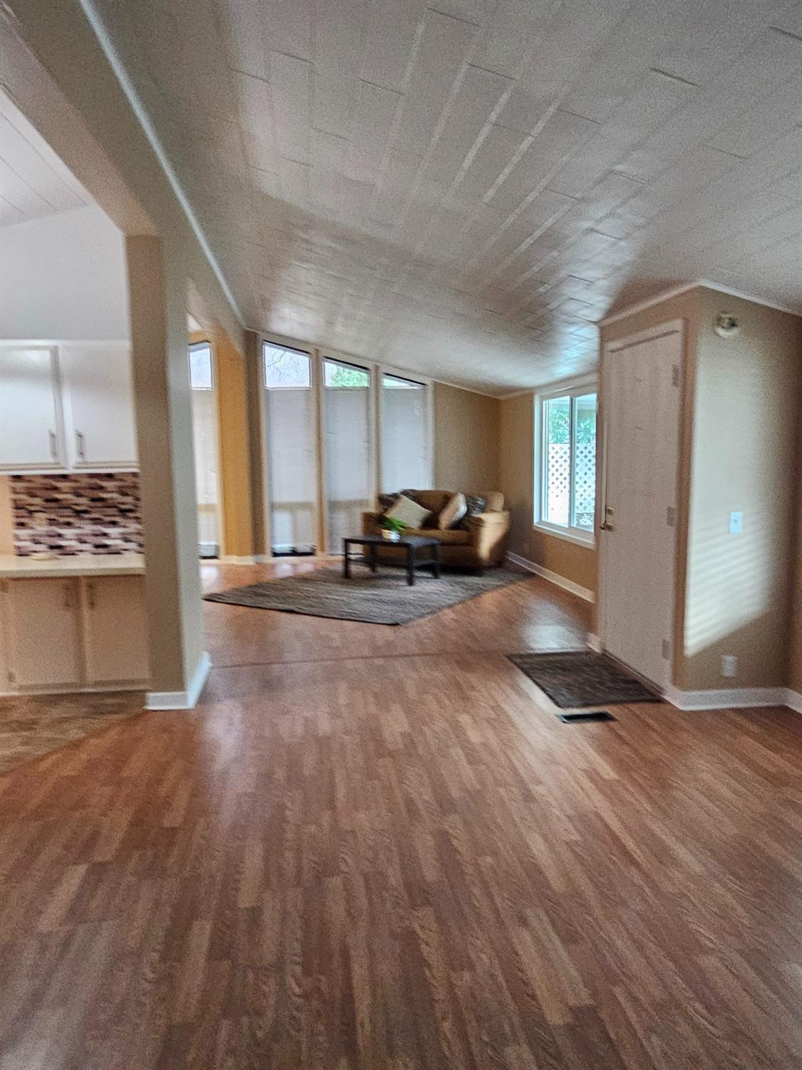 6608 Grosse Point Court