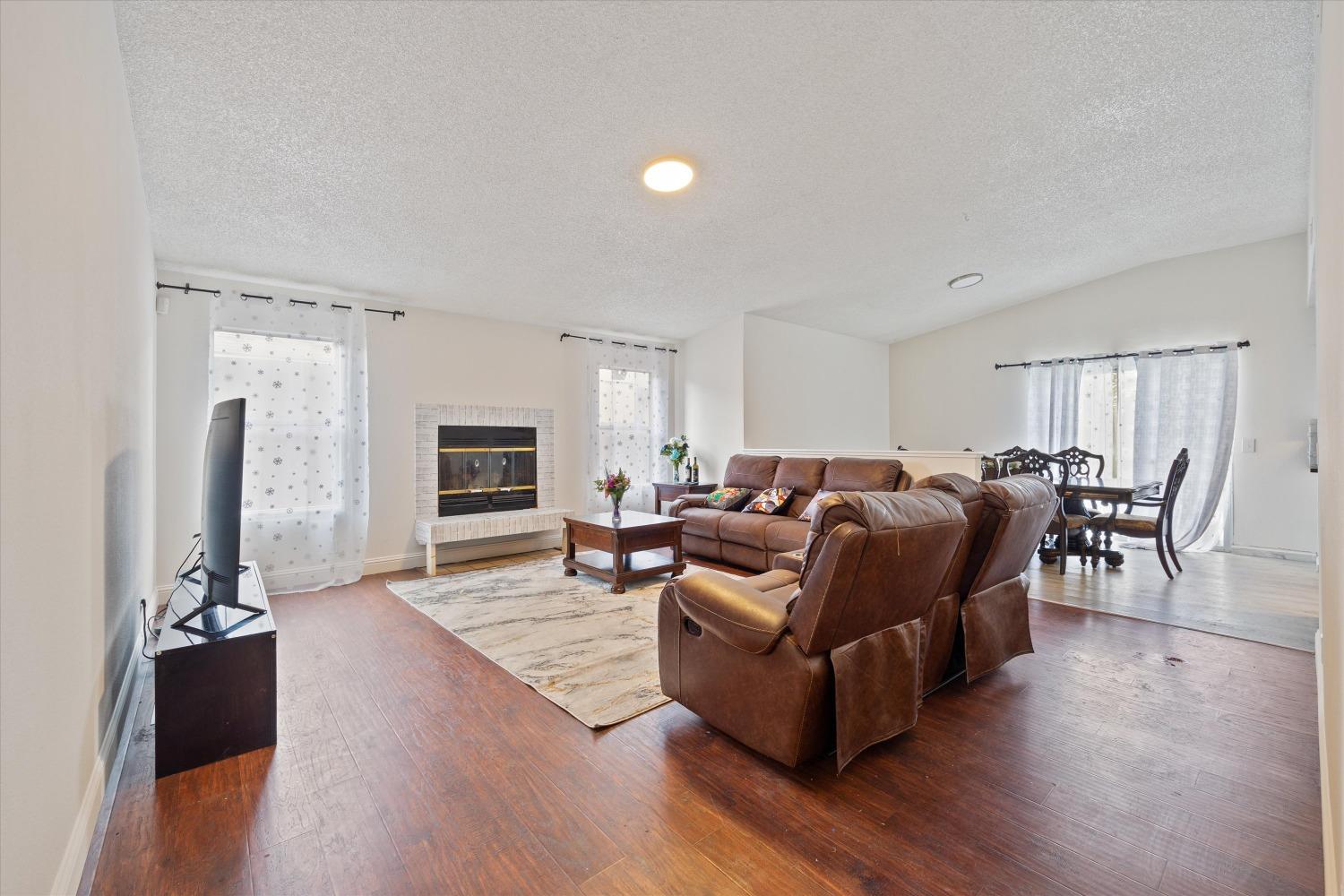 7628 Harmony Oaks Way