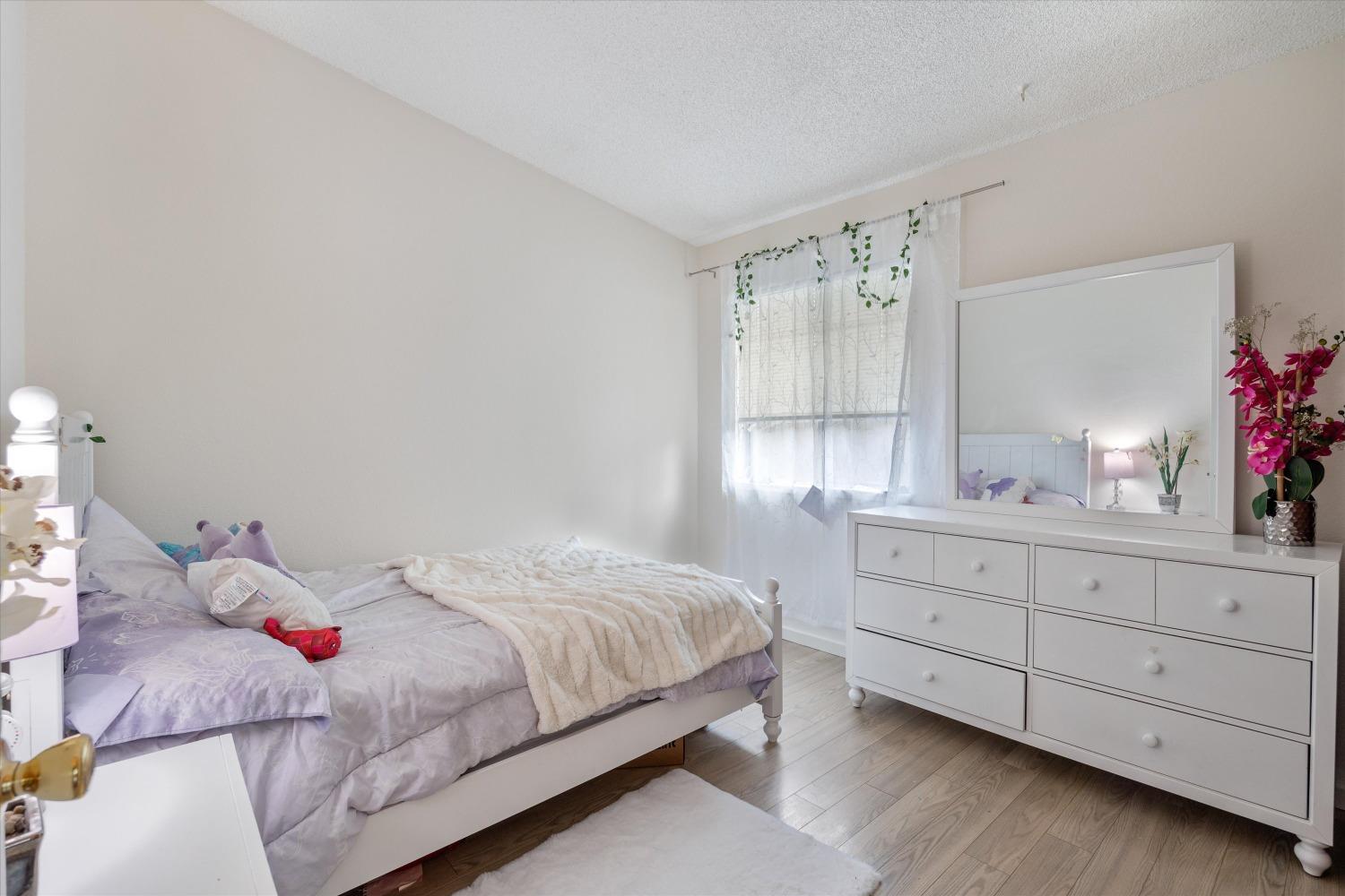 7628 Harmony Oaks Way