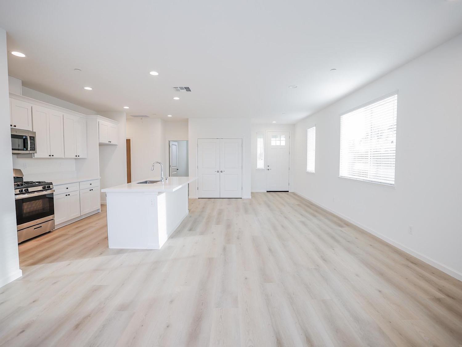 532 Fox Hunt Way