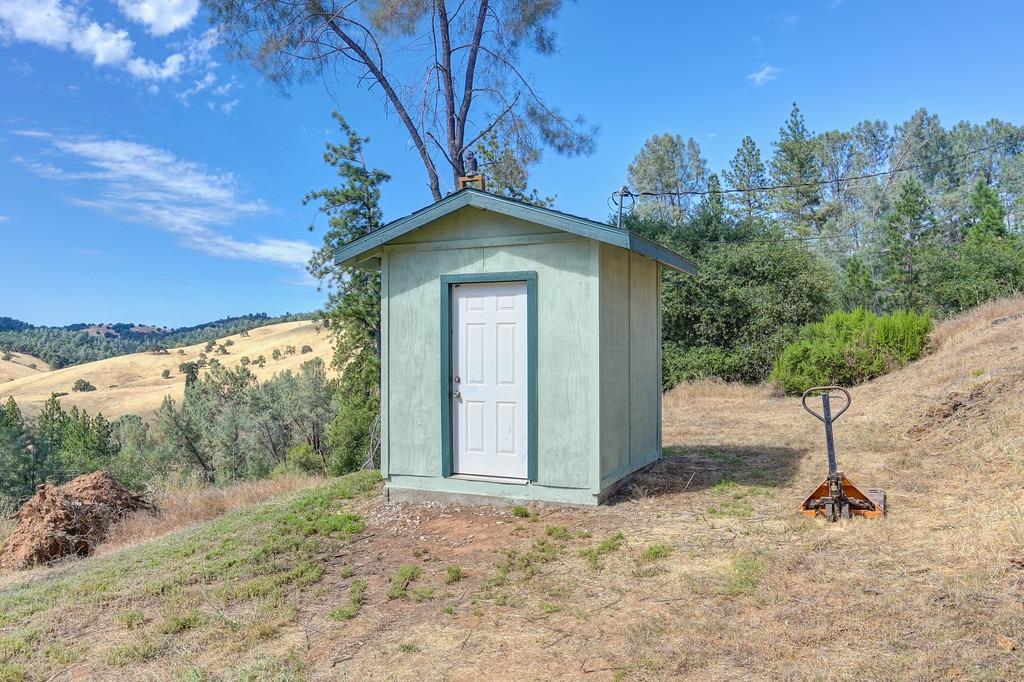 6521 Ranch Lake Road