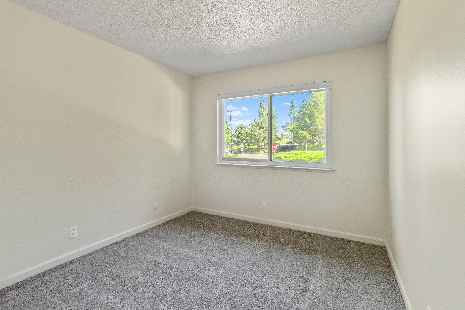 5122 Rhode Island Drive 4