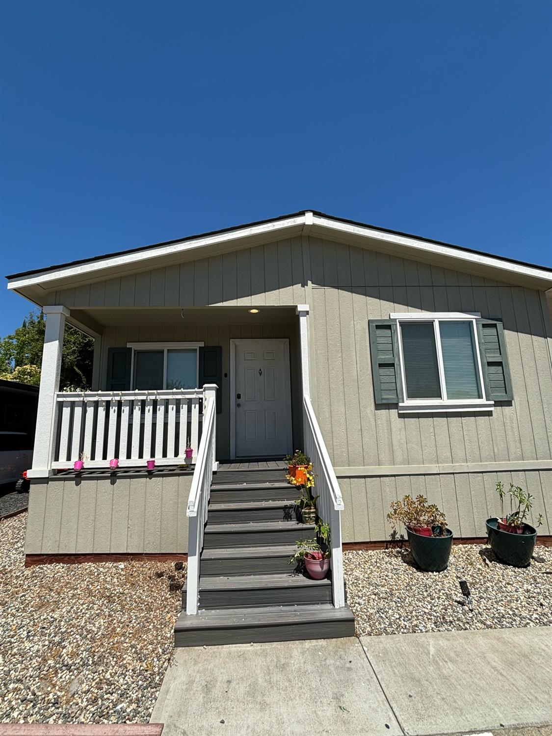 7309 Topanga Lane