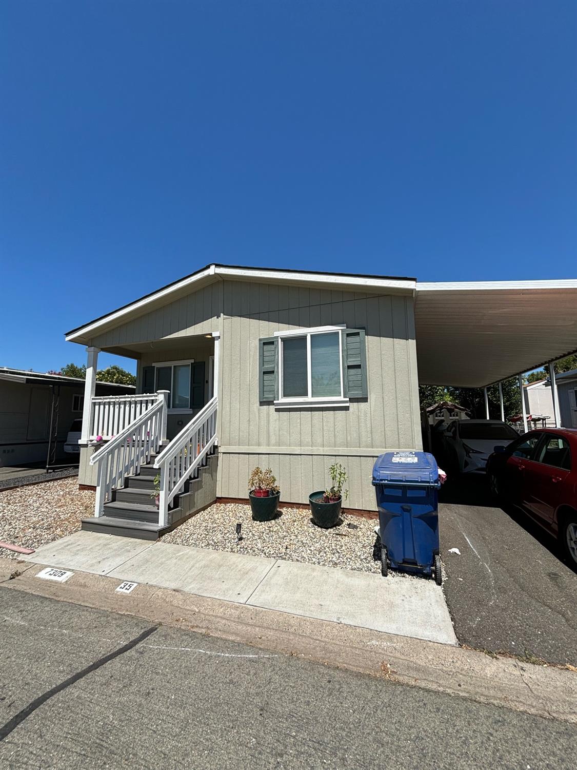 7309 Topanga Lane