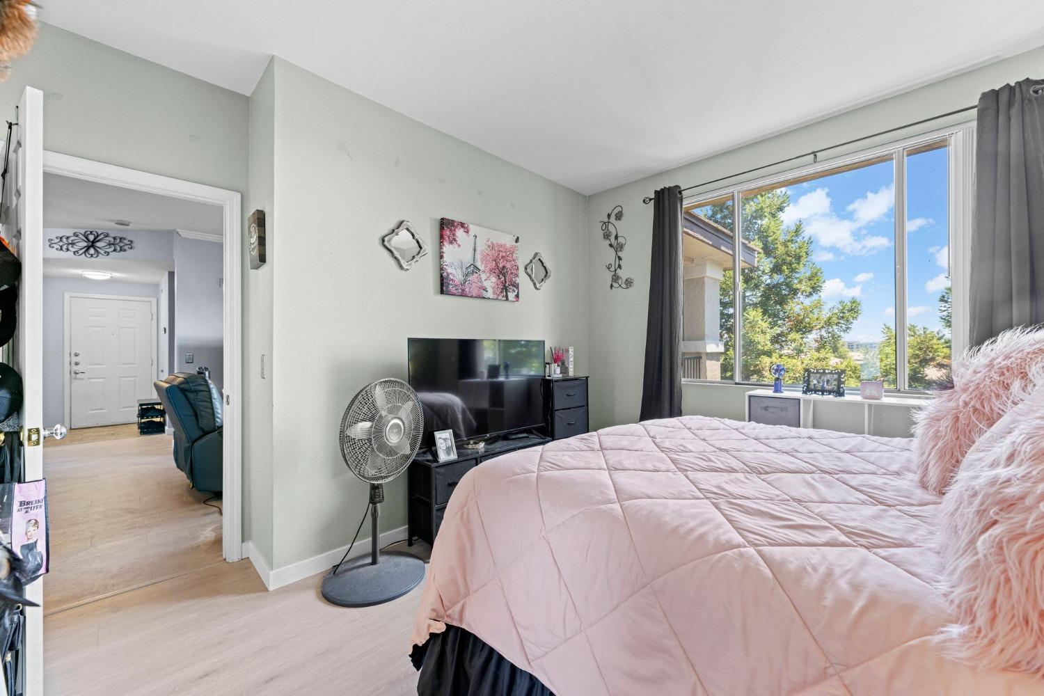 701 Gibson Drive 1534