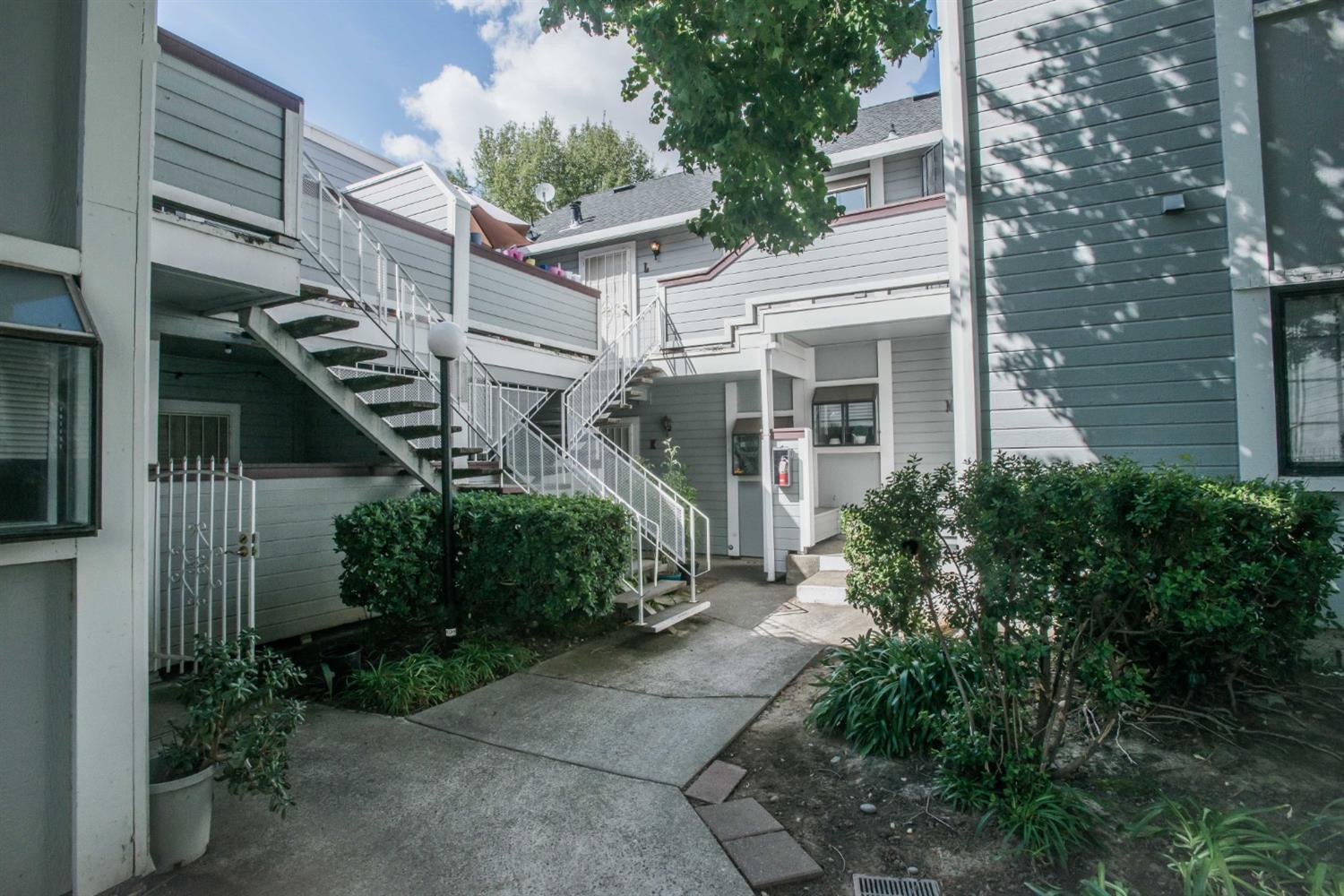 7409 Auburn Oaks Court M