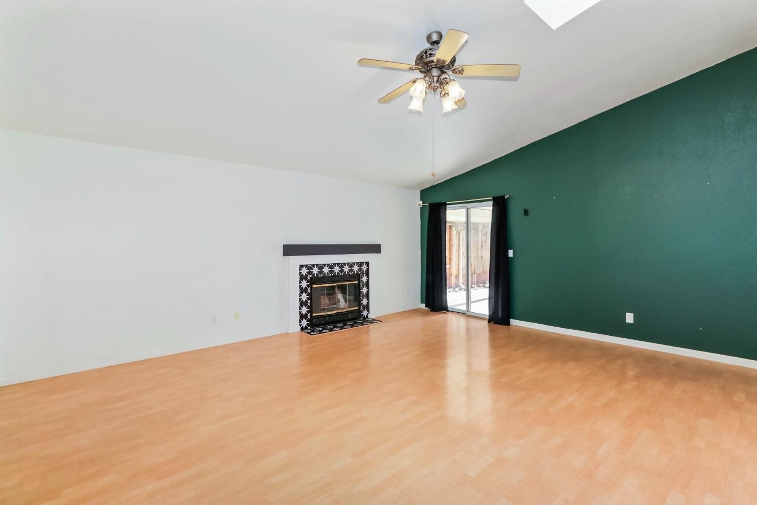 8571 Travary Way