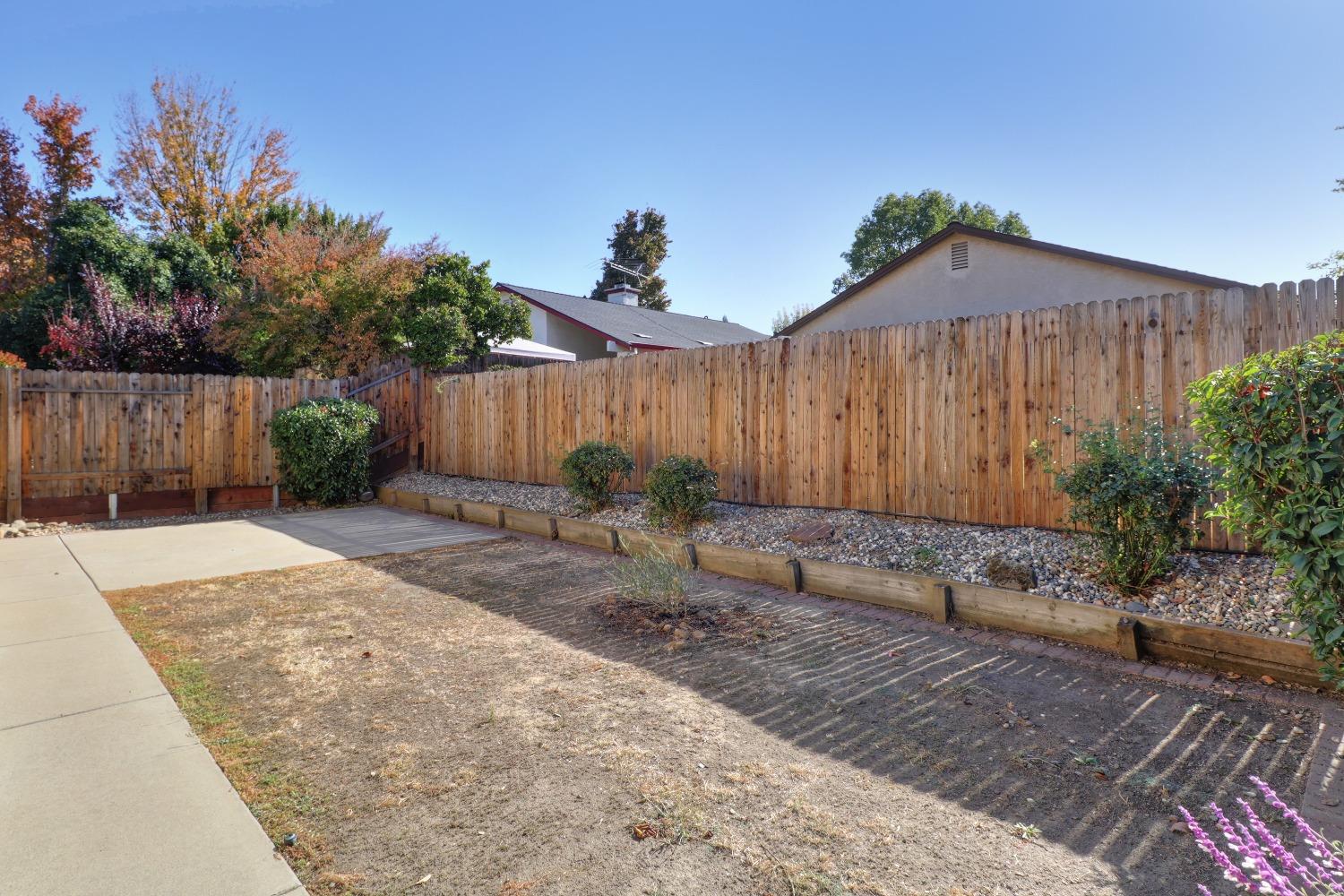 8571 Travary Way