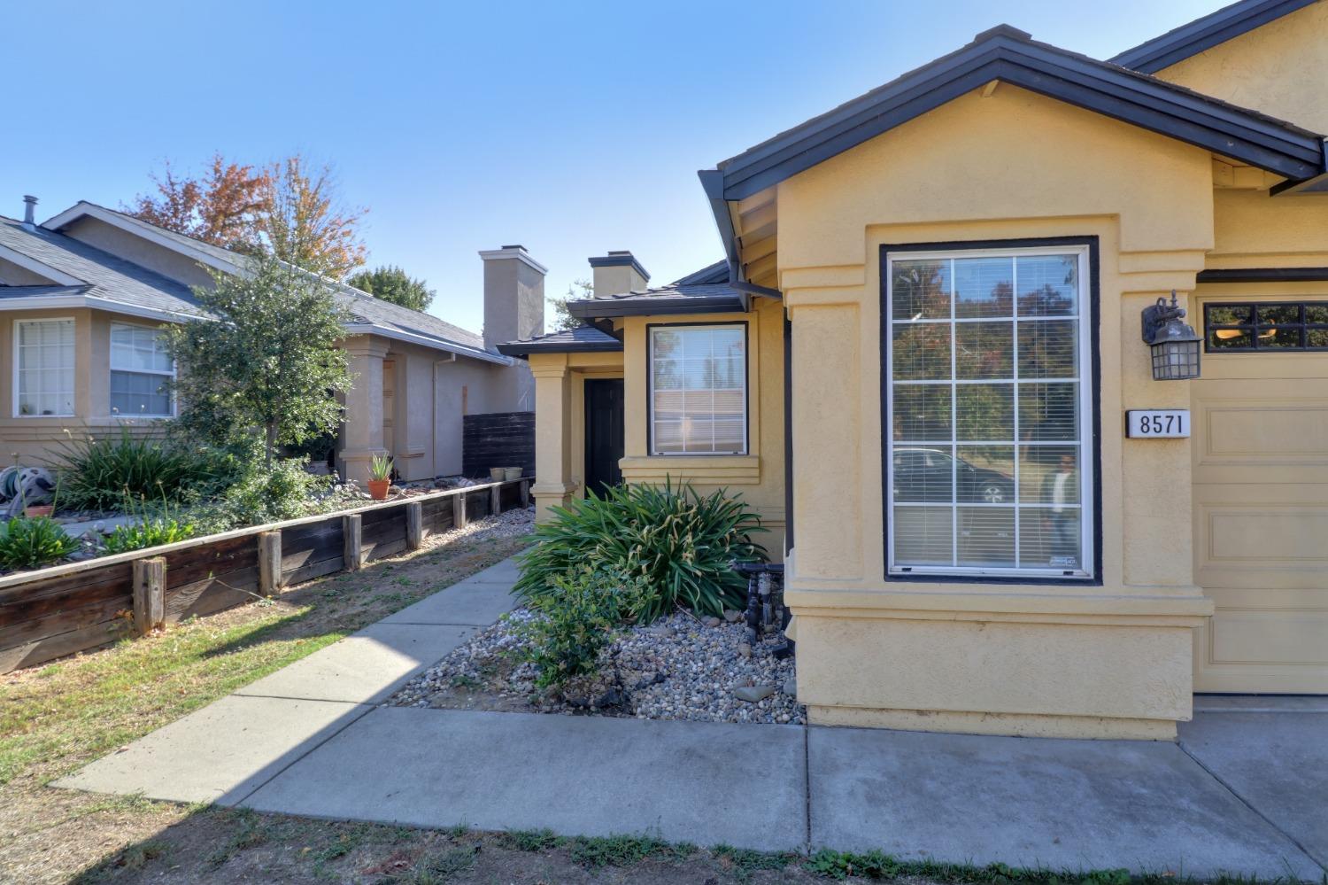 8571 Travary Way