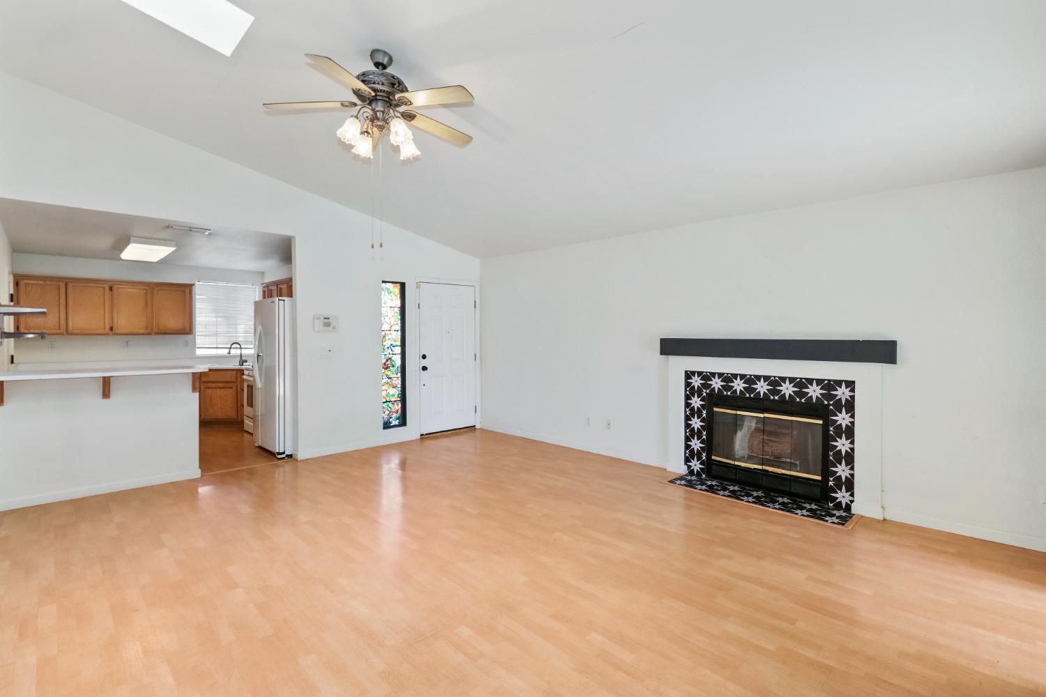 8571 Travary Way