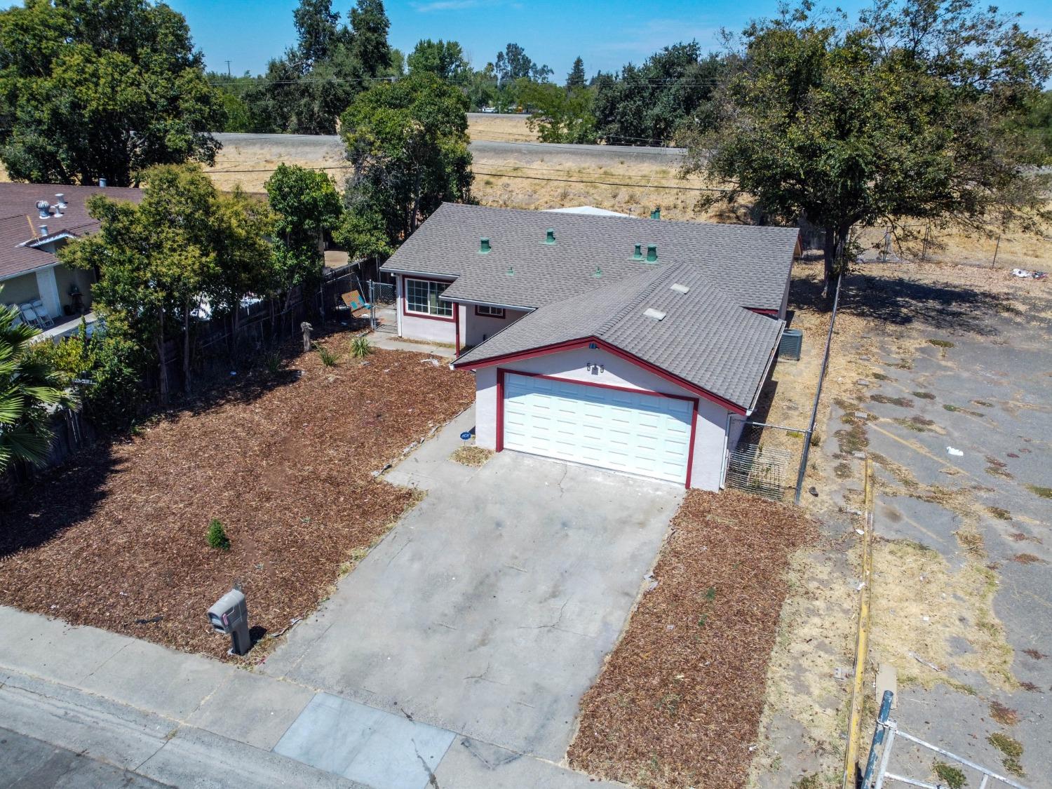 535 Arcade Boulevard