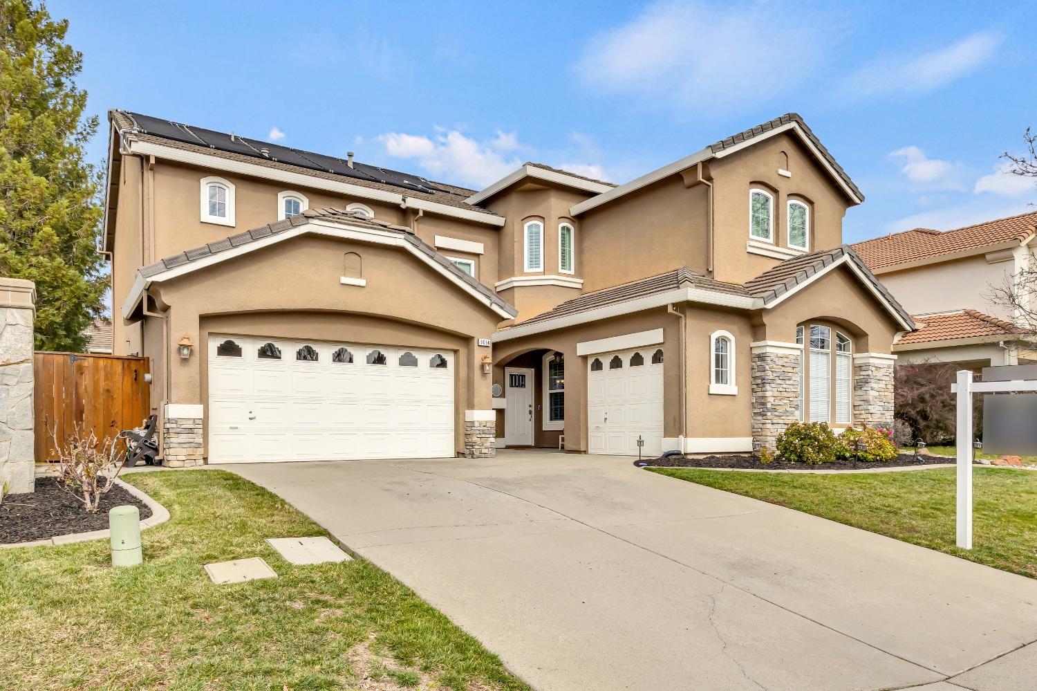 9056 Running Wolf Way