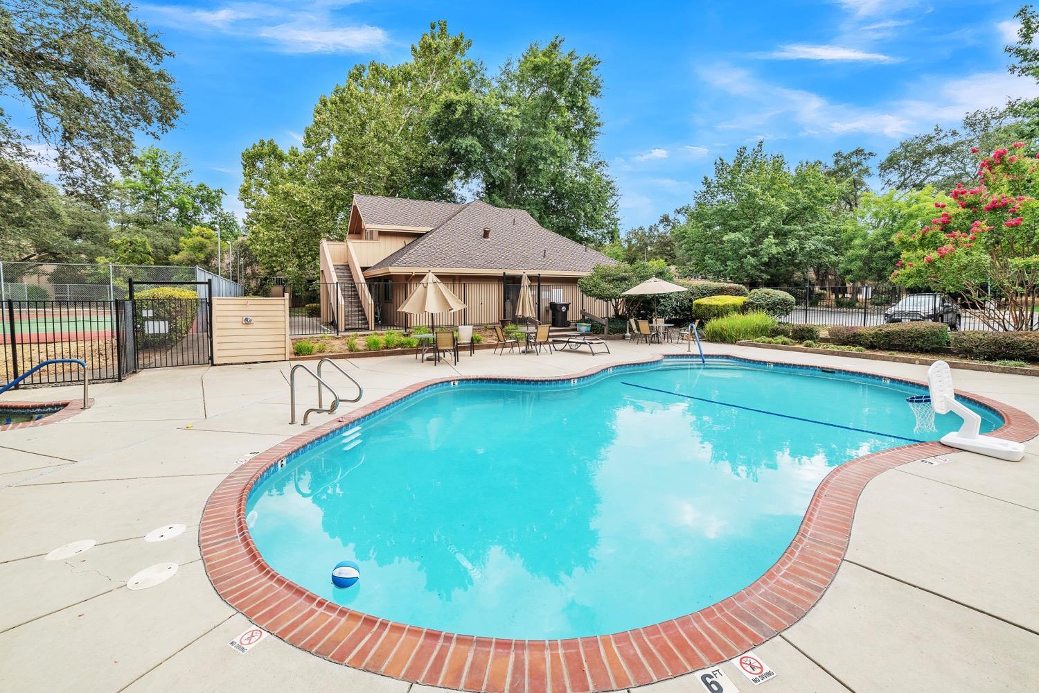 8216 Heritage Meadow Lane