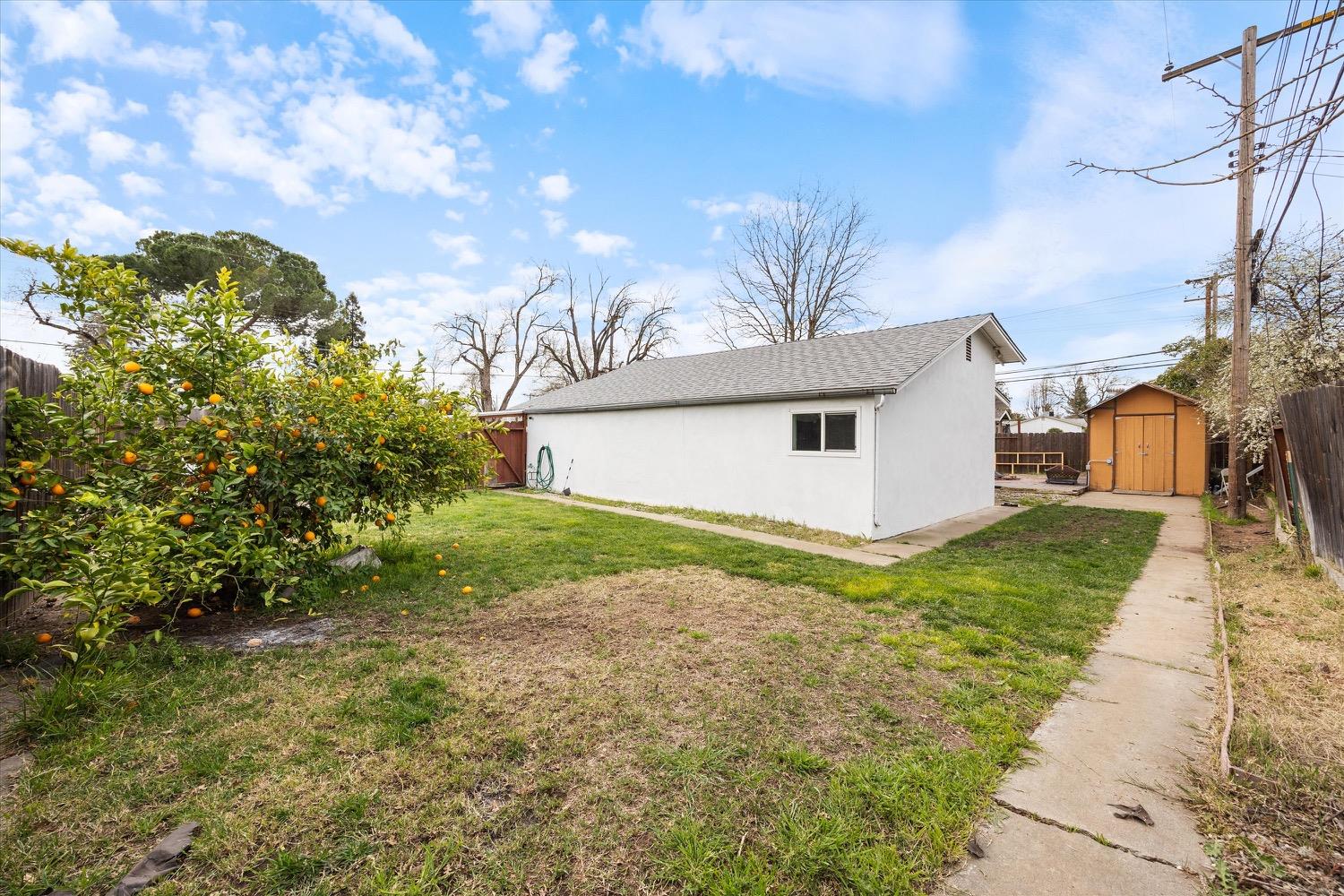 2011 Edwin Way