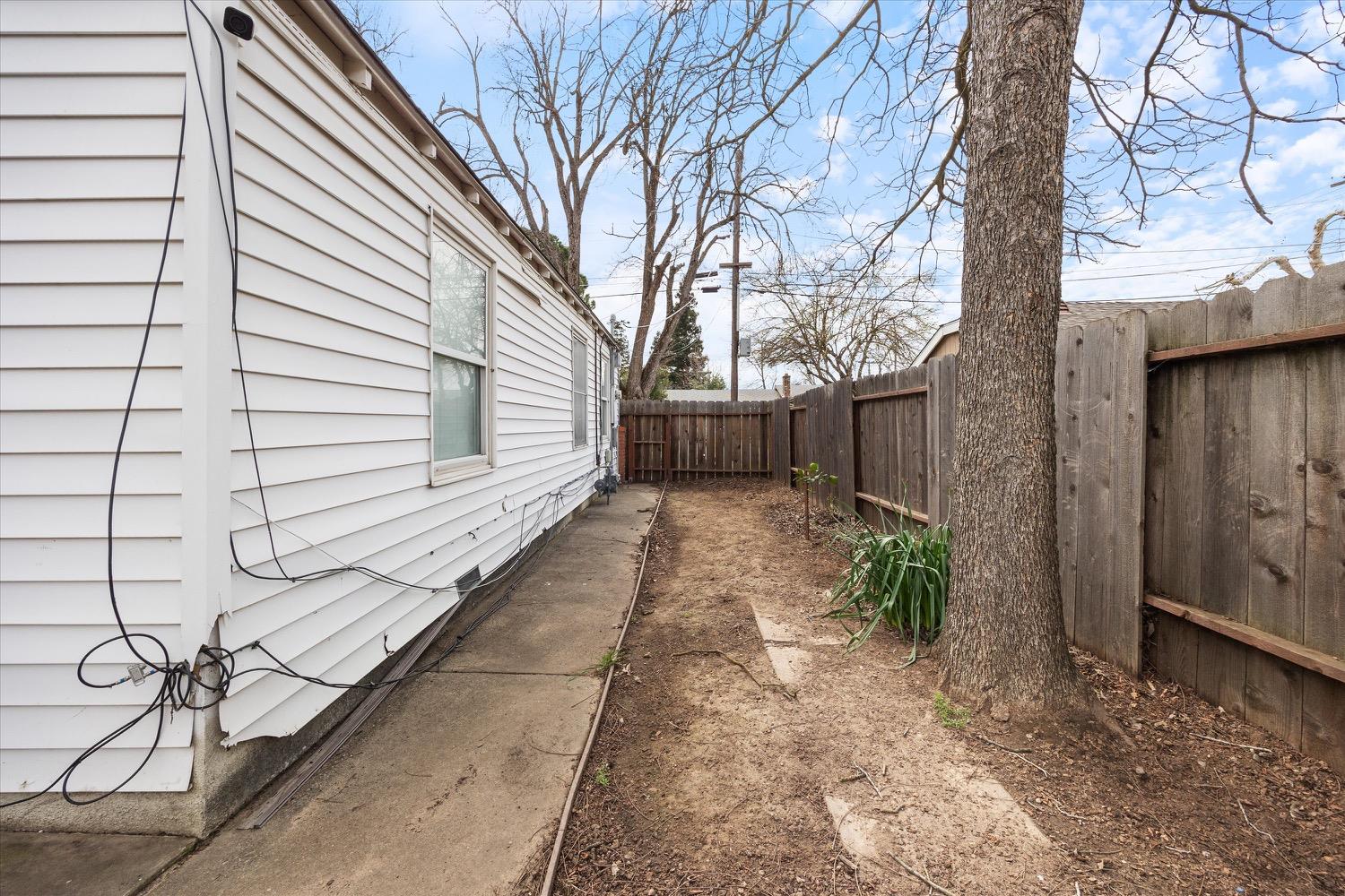 2011 Edwin Way