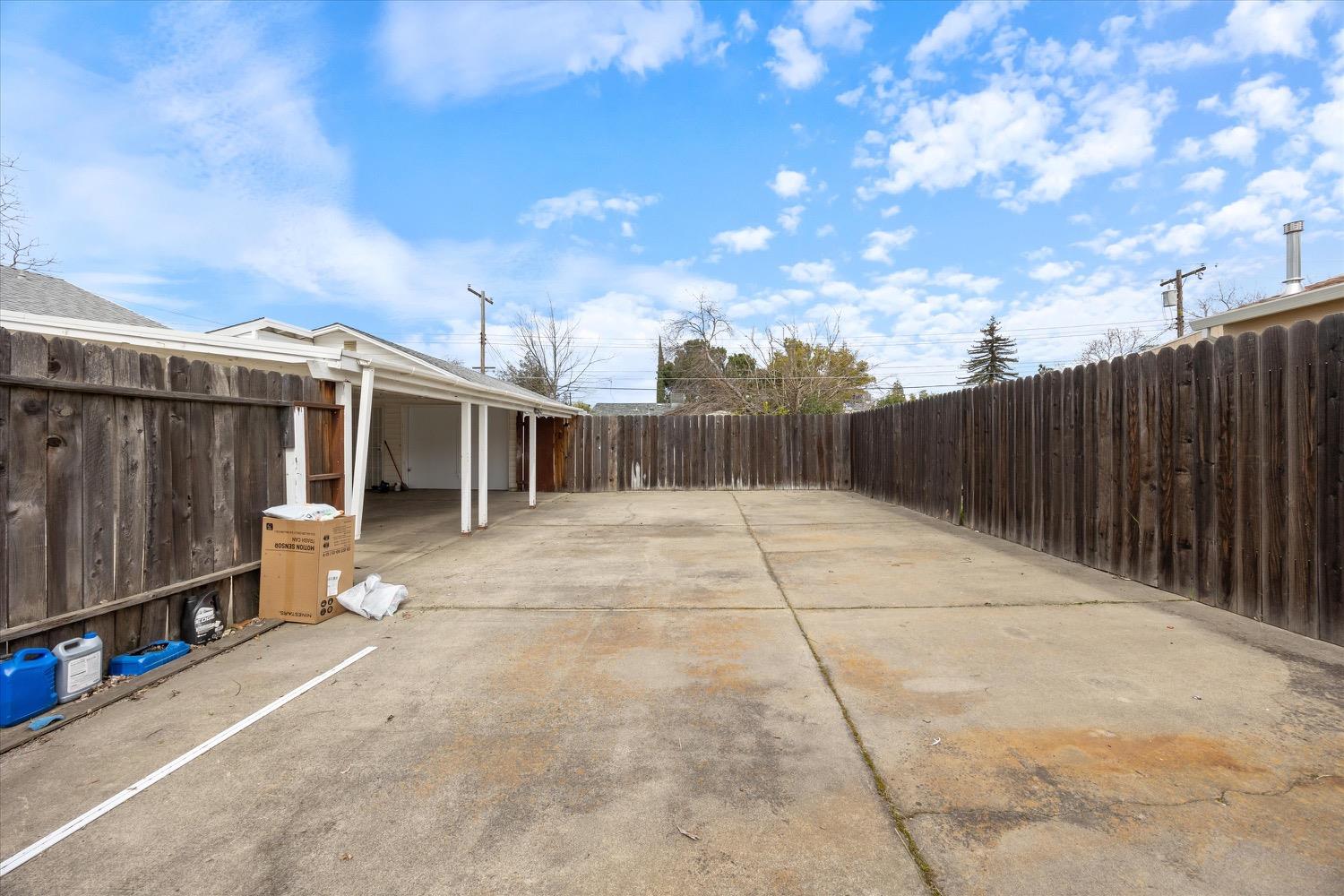 2011 Edwin Way