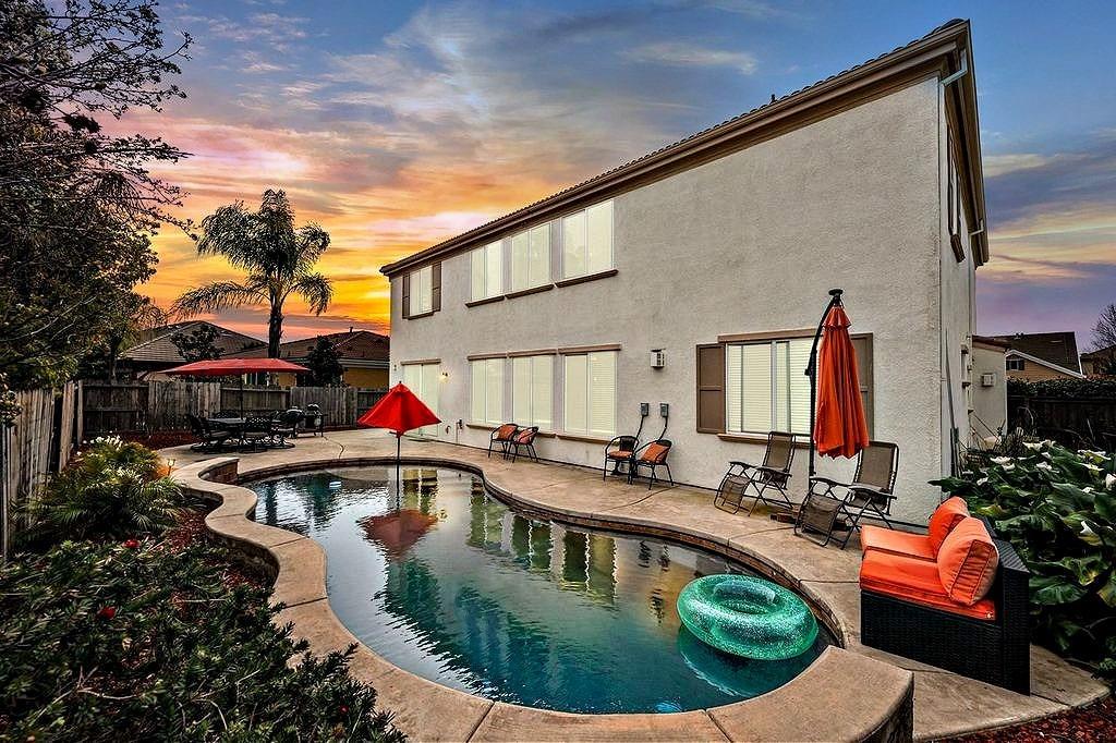 1386 Standish Circle