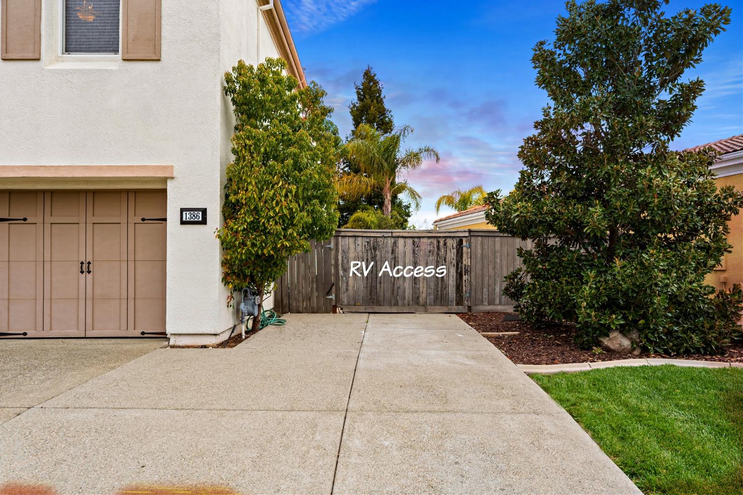 1386 Standish Circle