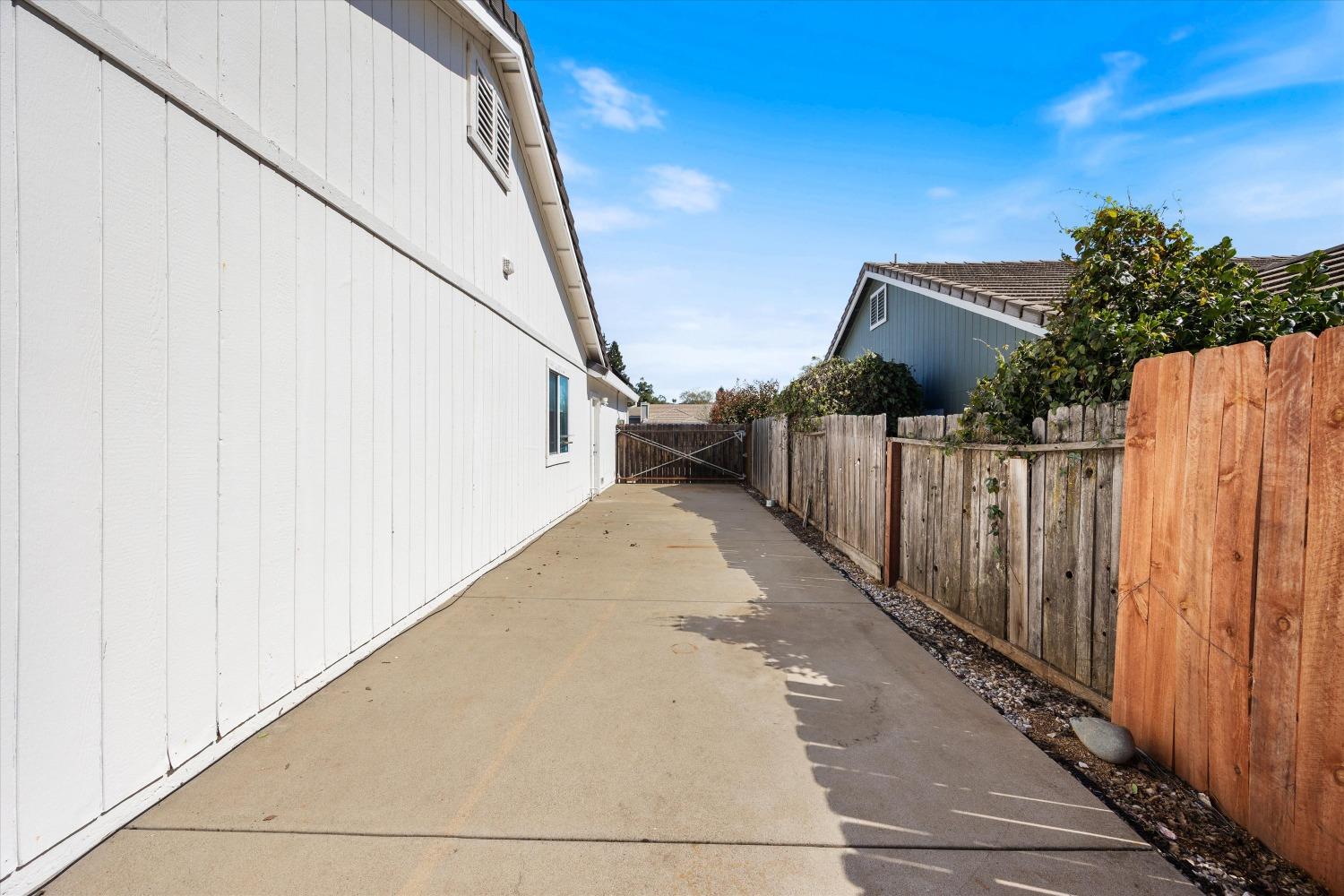 3930 Magnolia Hills Drive