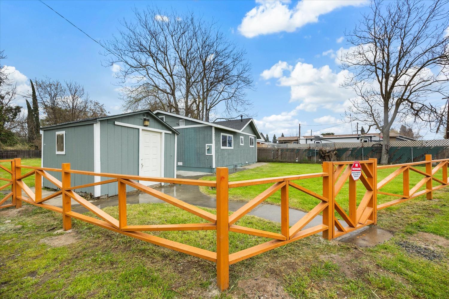 5879 Riverside Drive A