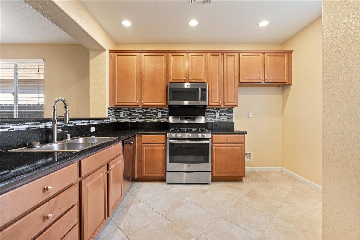 7448 Morning Hills Street