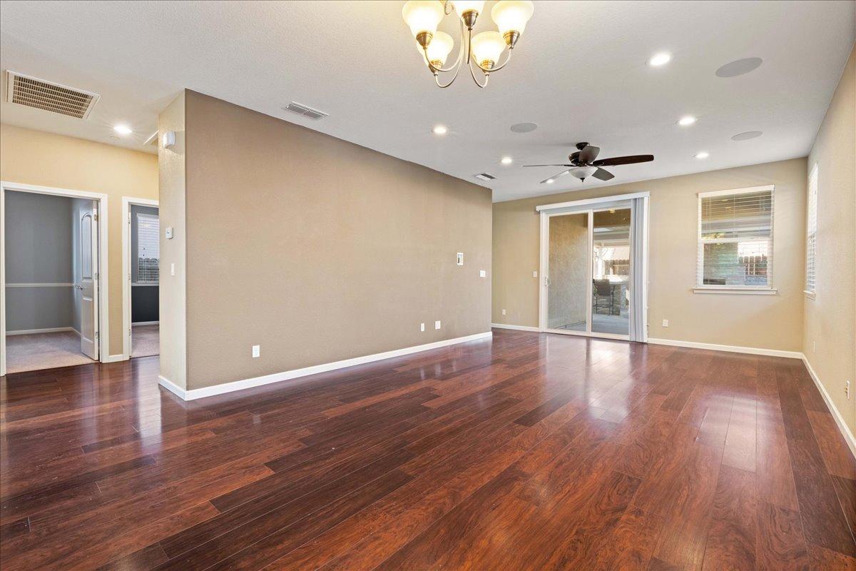 7448 Morning Hills Street