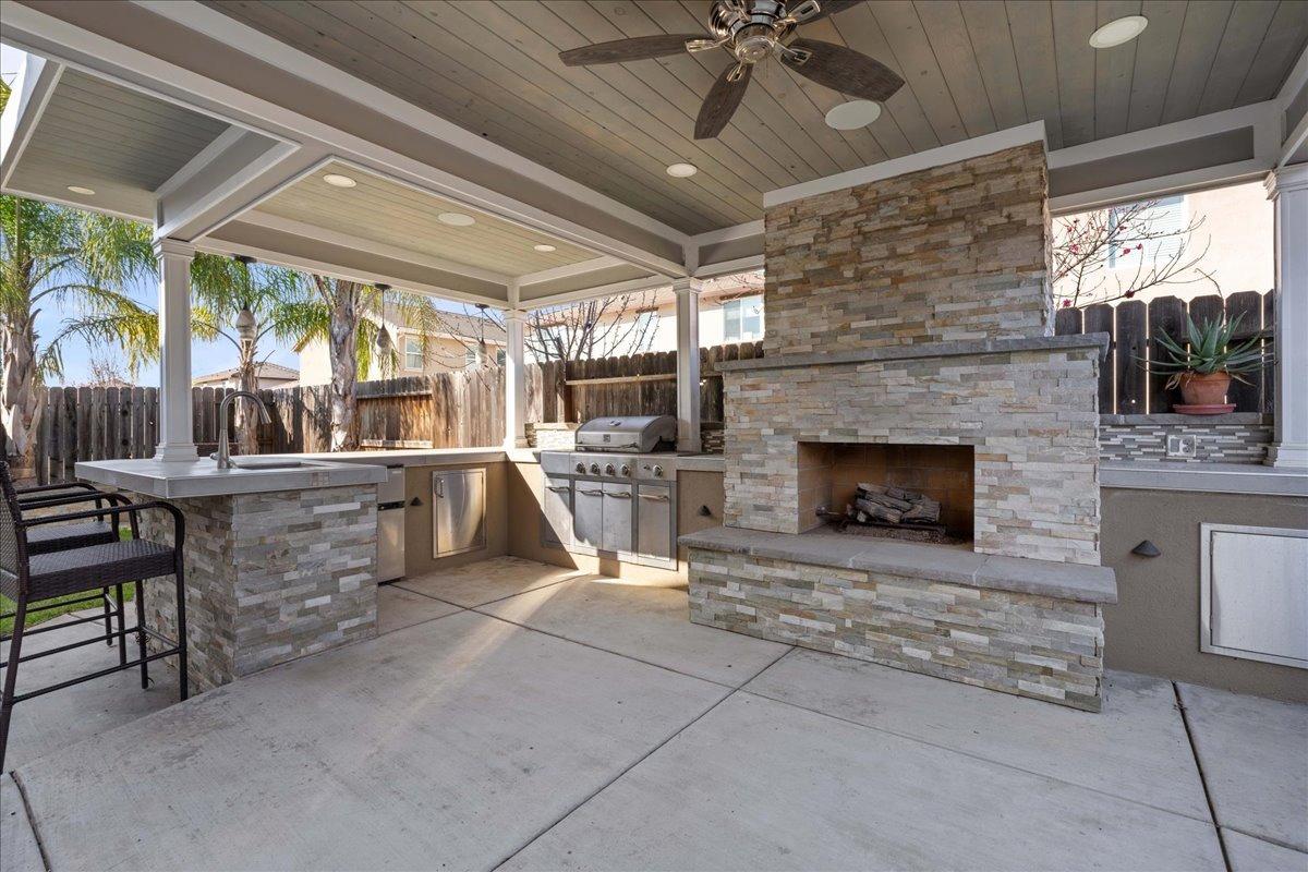 7448 Morning Hills Street