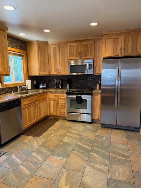 814 Capistrano Avenue