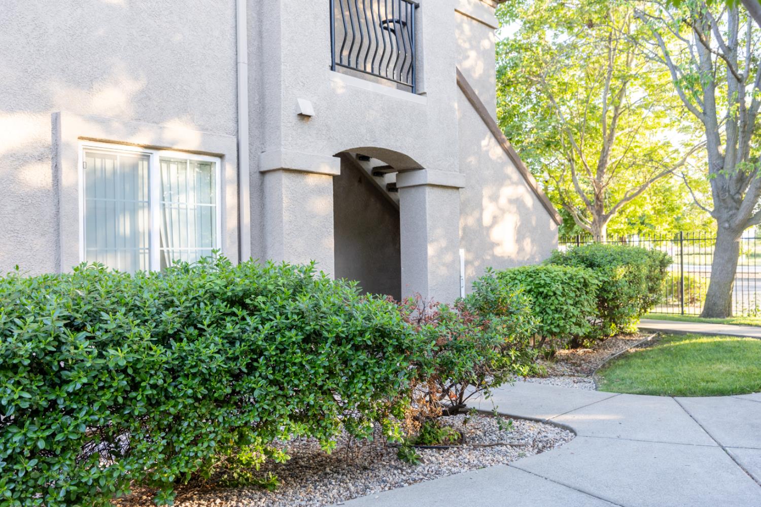 4200 E Commerce Way 1113