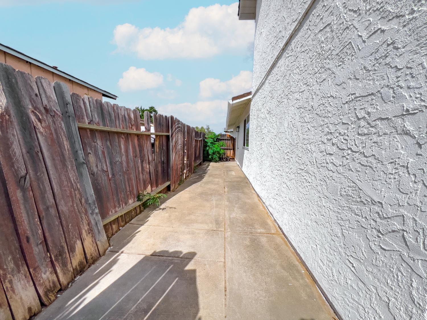 7606 Tierra Arbor Way