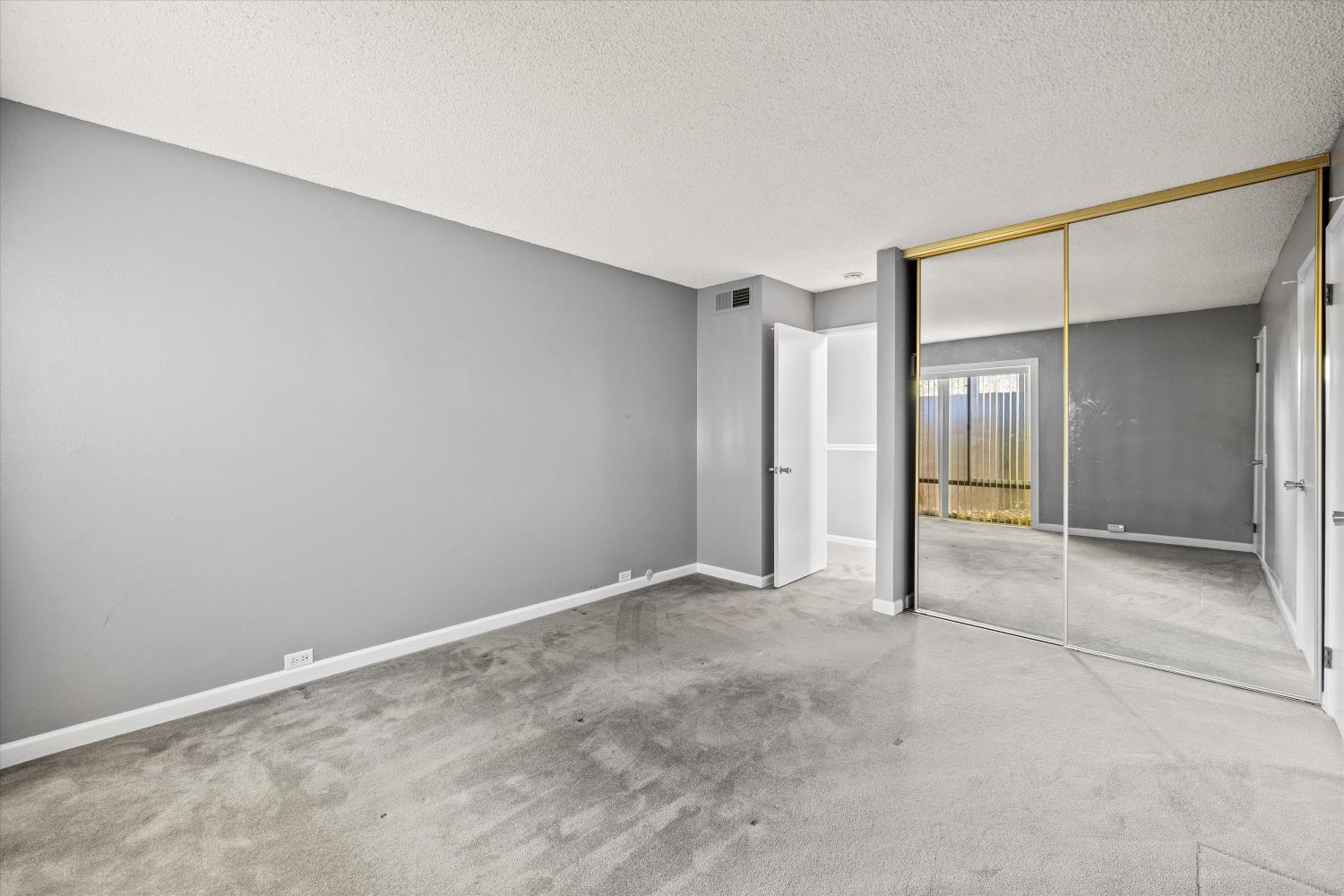 2241 Woodside Lane 4