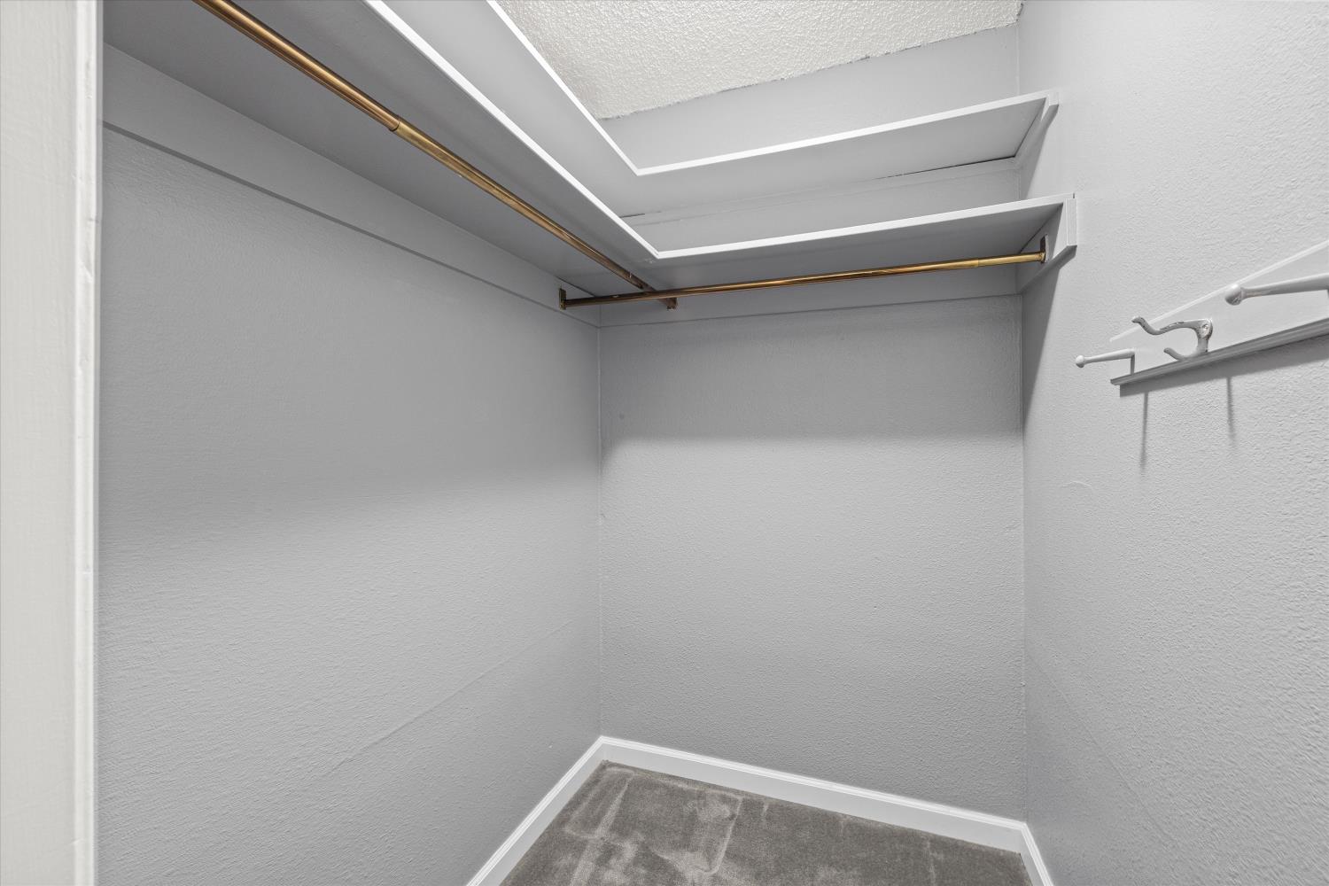 2241 Woodside Lane 4