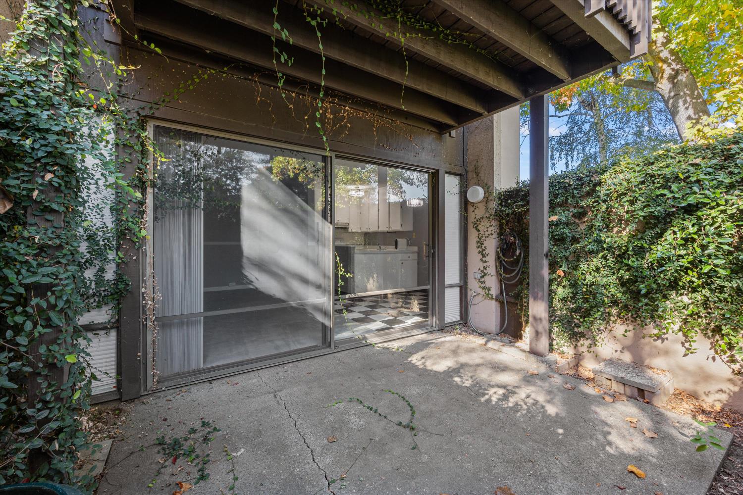 2241 Woodside Lane 4