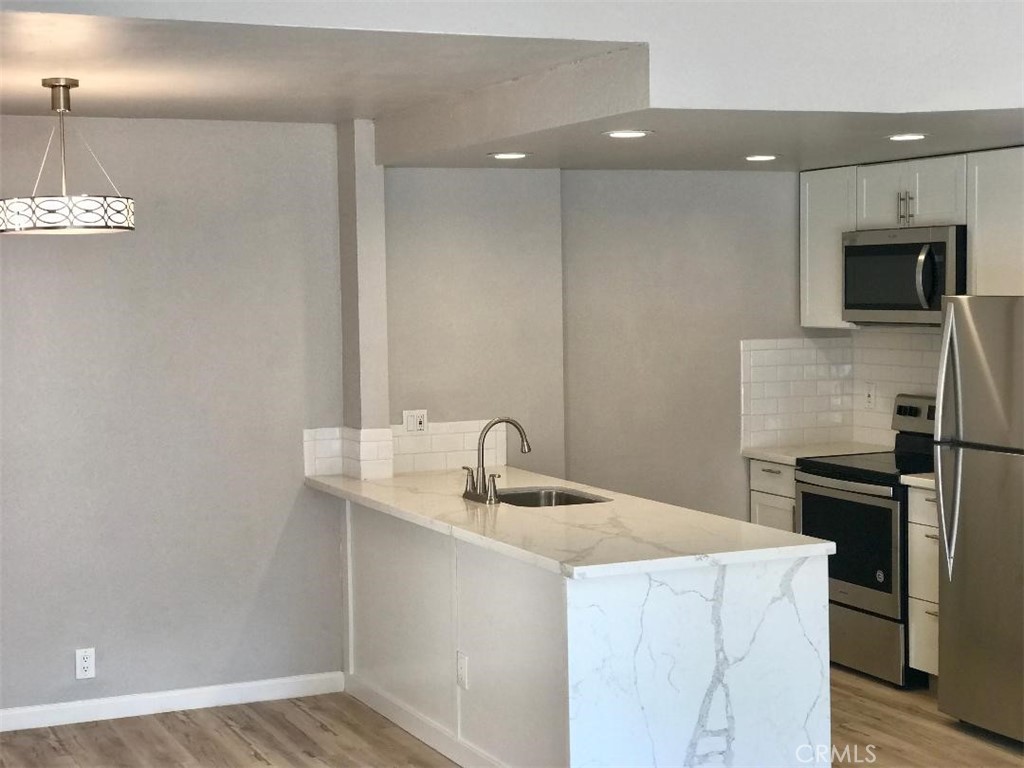 340 Clemente Avenue 29