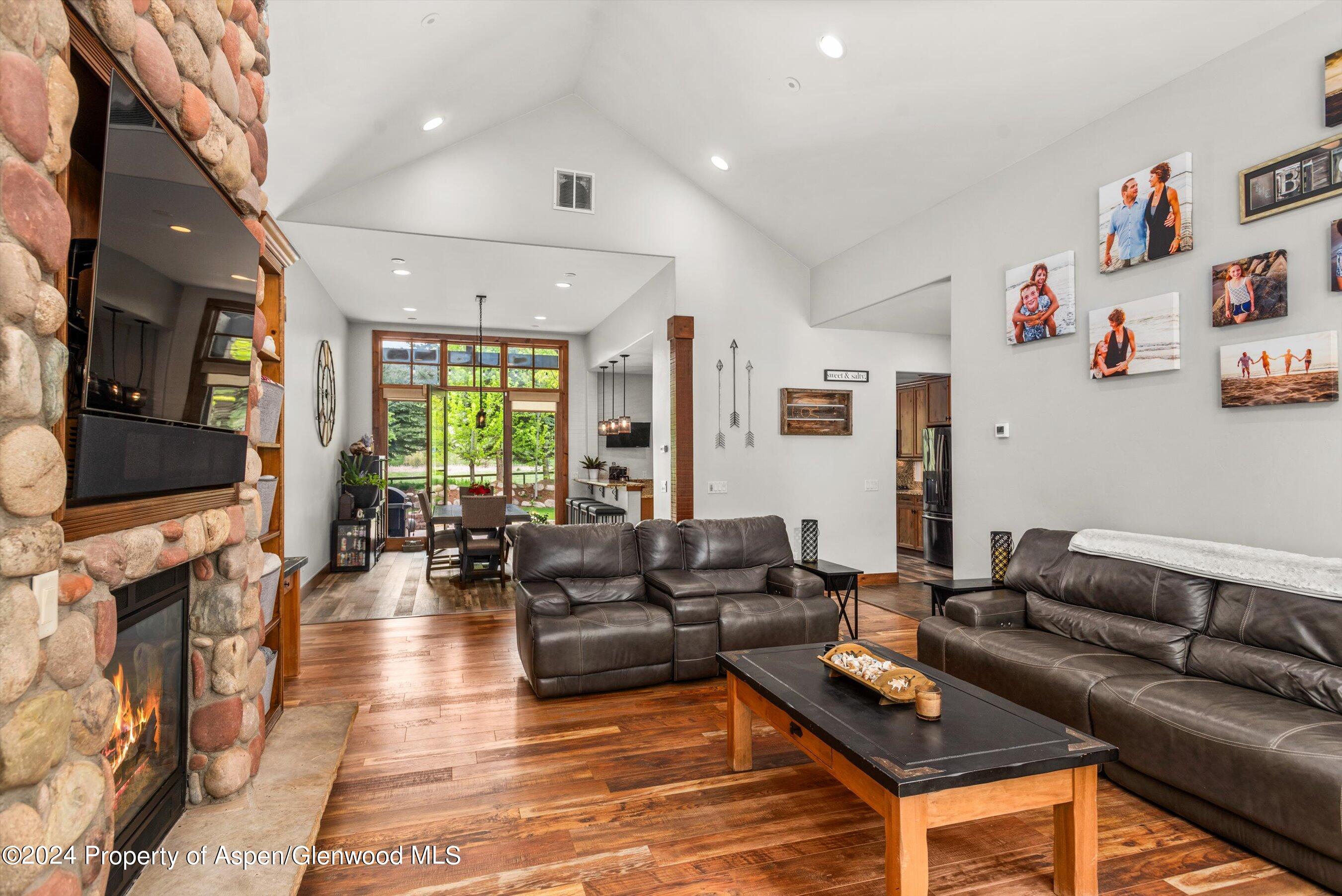 311 Sunflower Loop