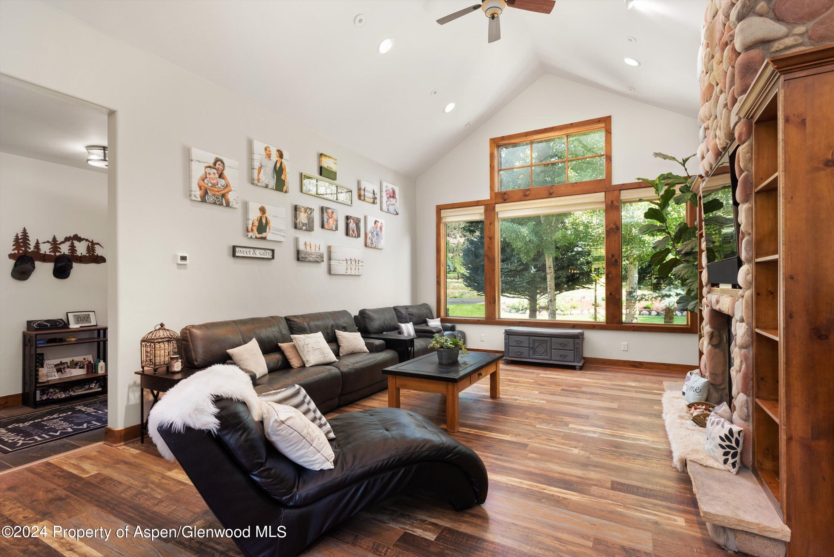 311 Sunflower Loop