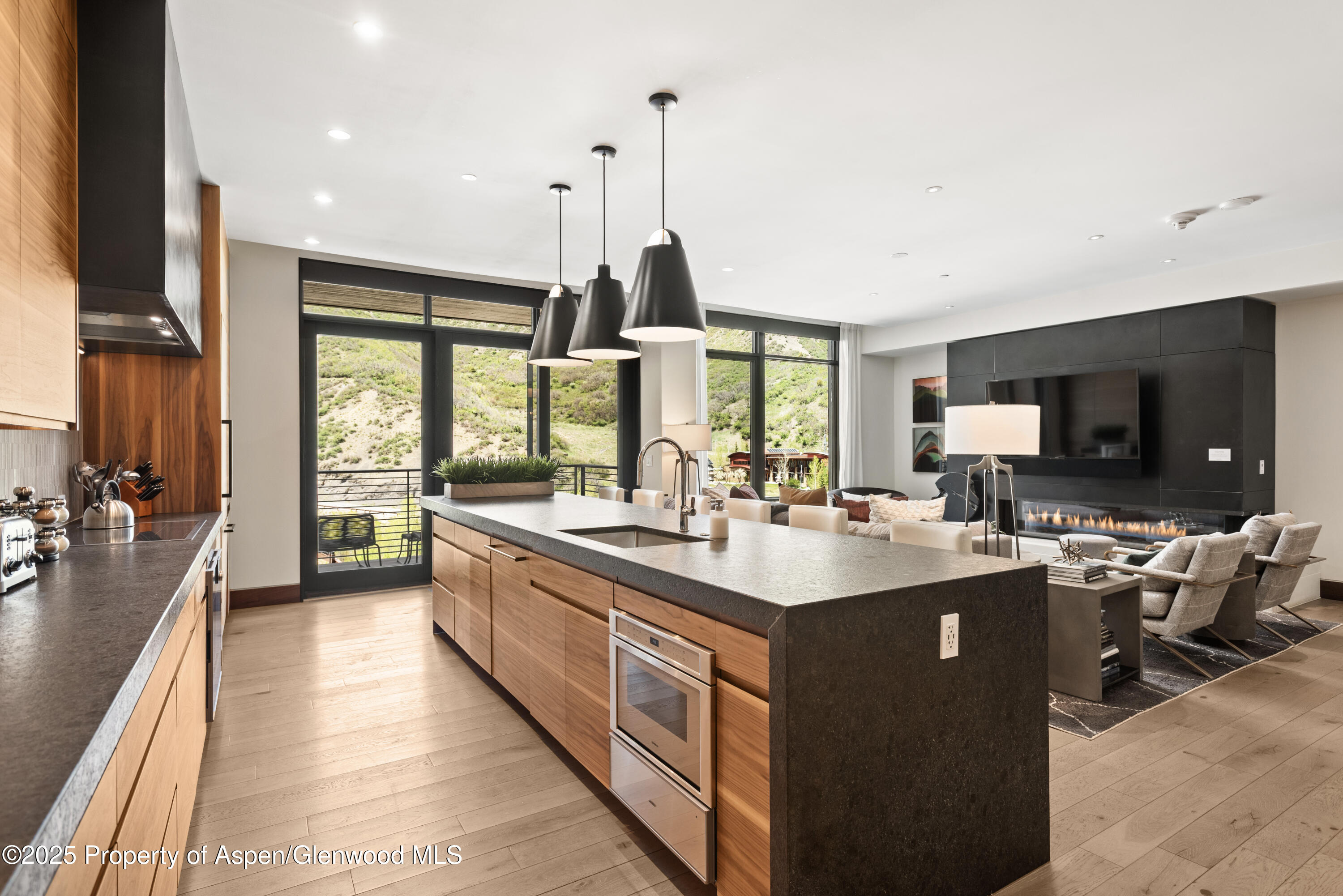77 Wood Road 505E