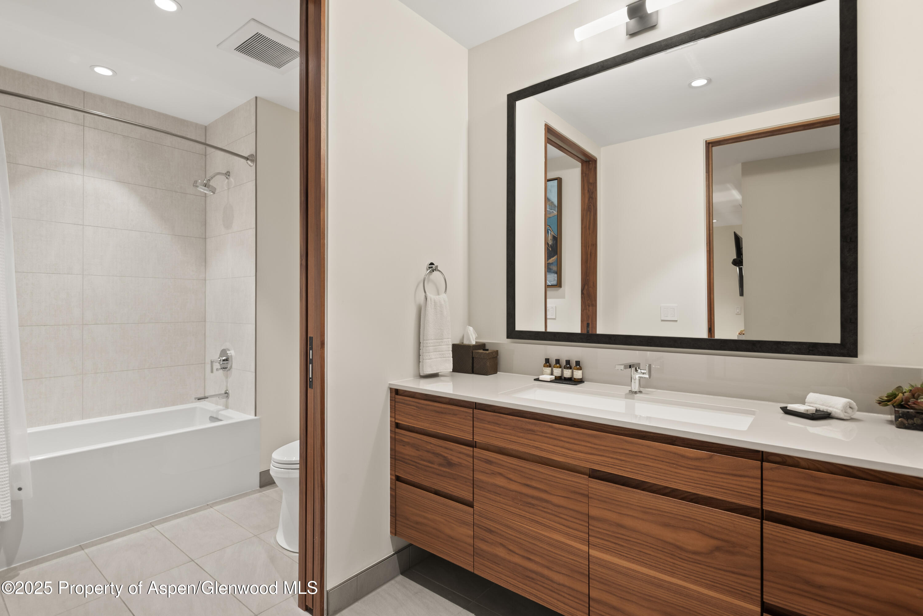 77 Wood Road 505E