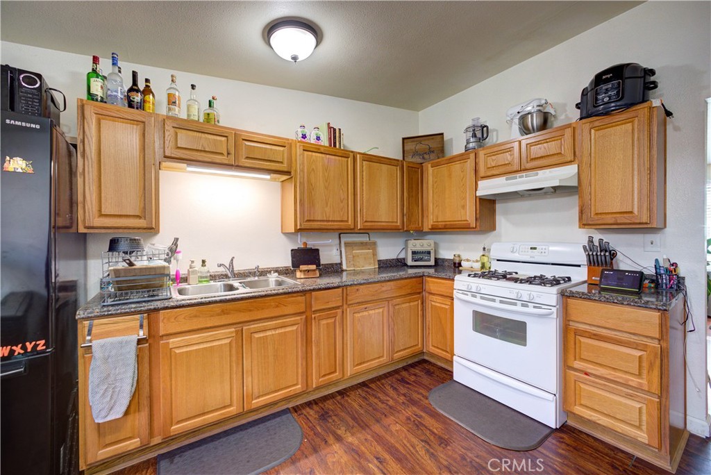 592 S - 592 1/2 Ninth St Street