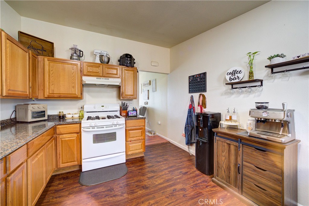 592 S - 592 1/2 Ninth St Street